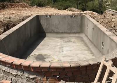 piscina en construcción