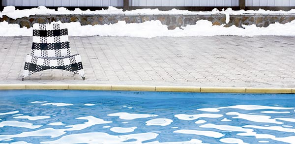 En invierno, mantén en buen estado tu piscina